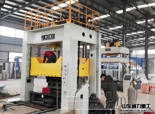 萬能液壓機(jī)